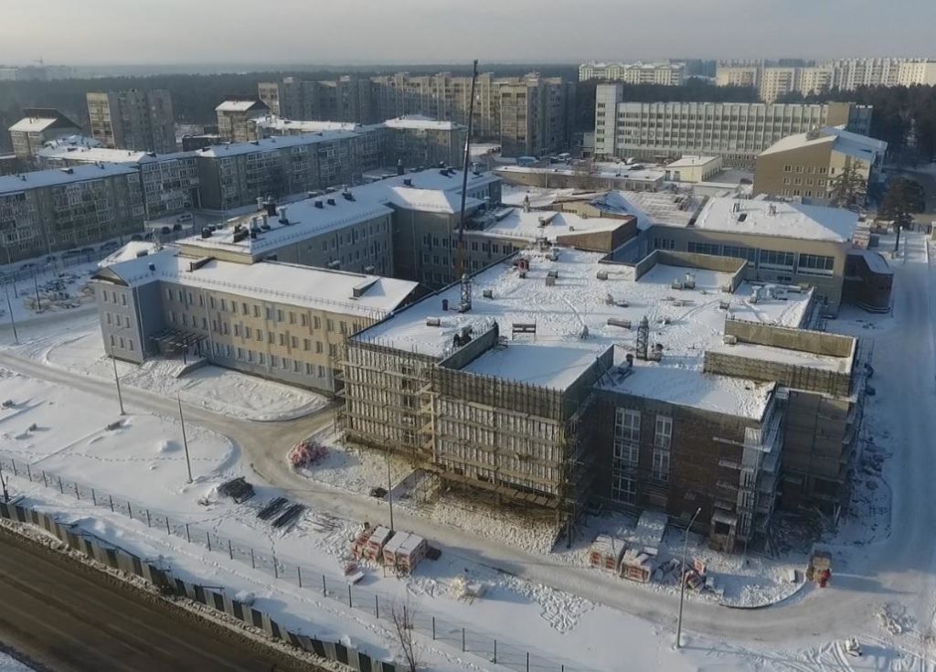 здание школы в 7а микрорайоне